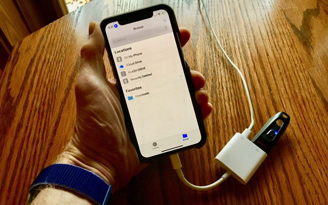 Can Now Access Flash Drives on iPhone or How – Simply Computing